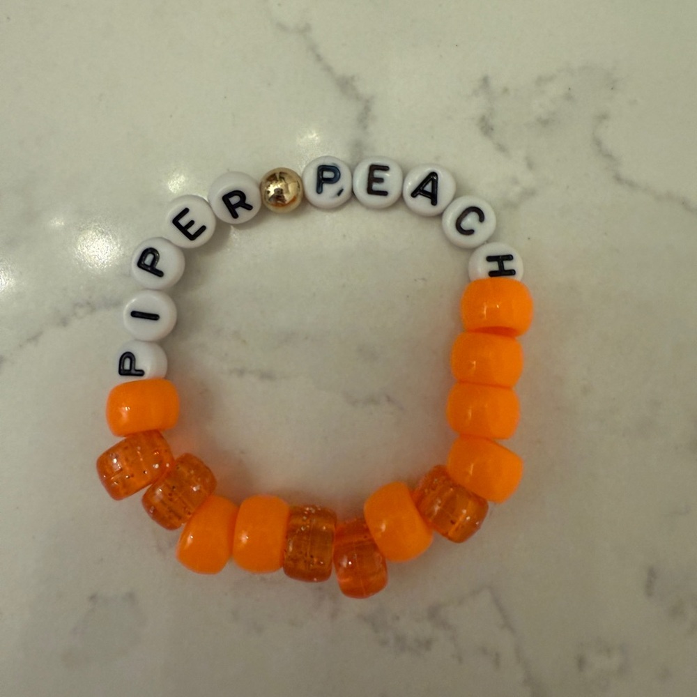Kids Piper peach bracelet